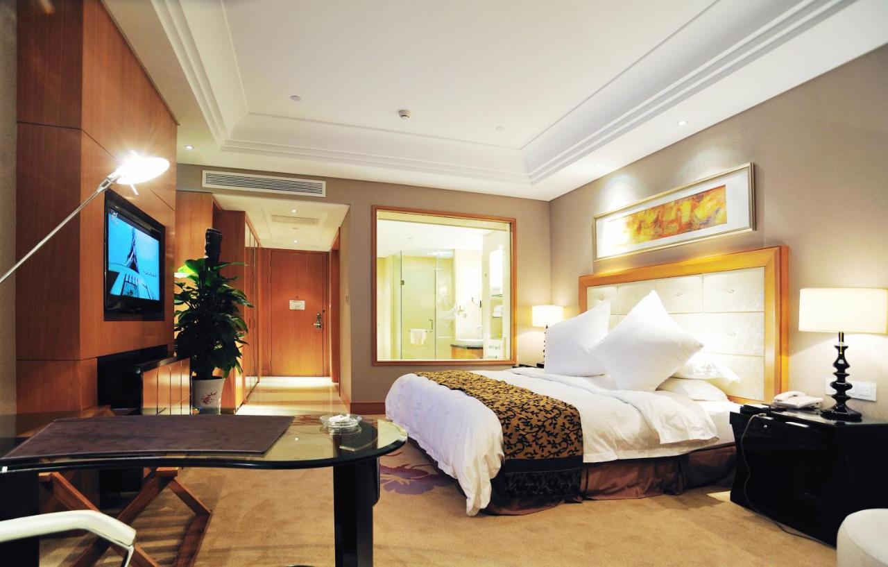 Wyndham Xinyang Downtown Hotel Exterior foto