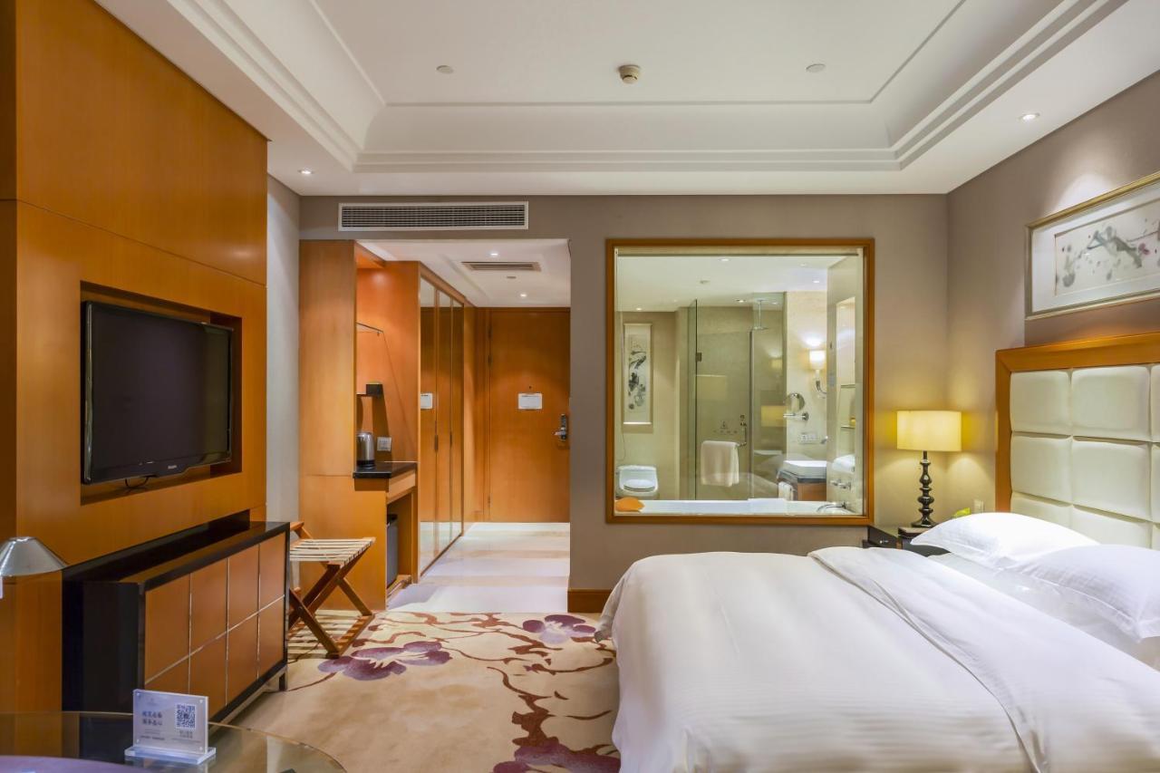 Wyndham Xinyang Downtown Hotel Exterior foto