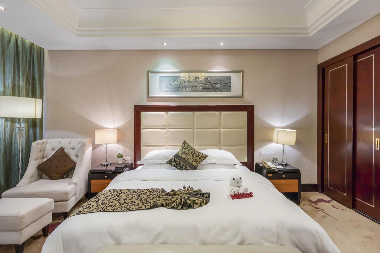 Wyndham Xinyang Downtown Hotel Exterior foto