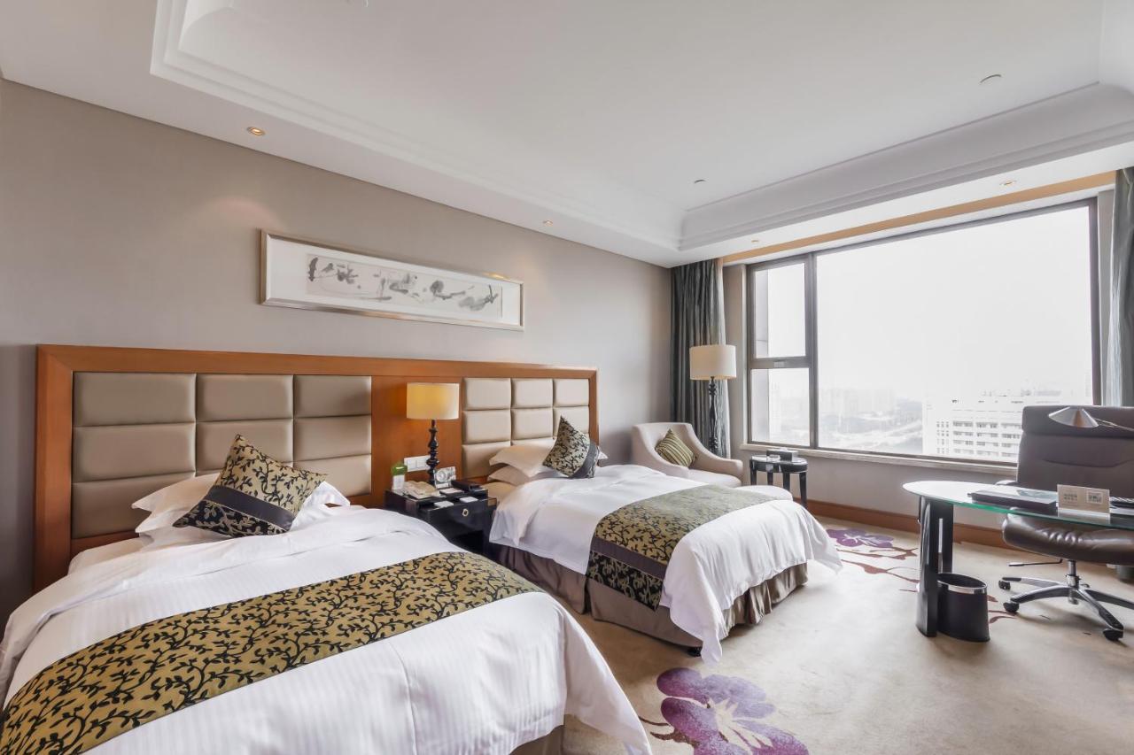 Wyndham Xinyang Downtown Hotel Exterior foto