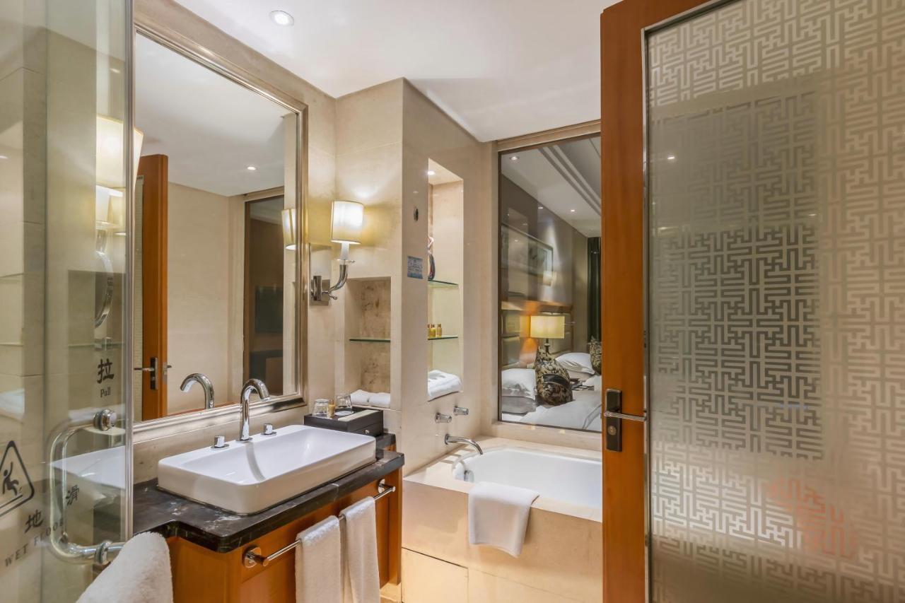 Wyndham Xinyang Downtown Hotel Exterior foto