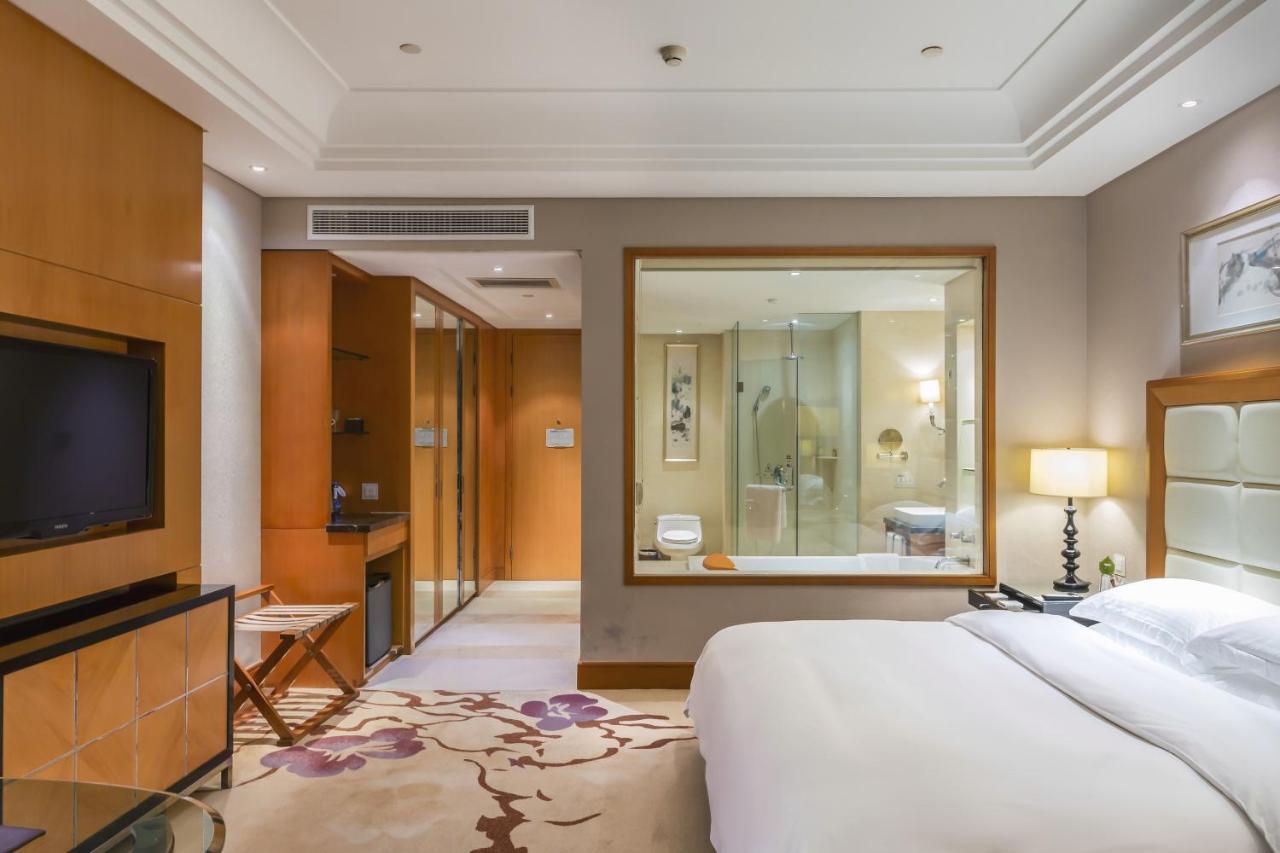 Wyndham Xinyang Downtown Hotel Exterior foto