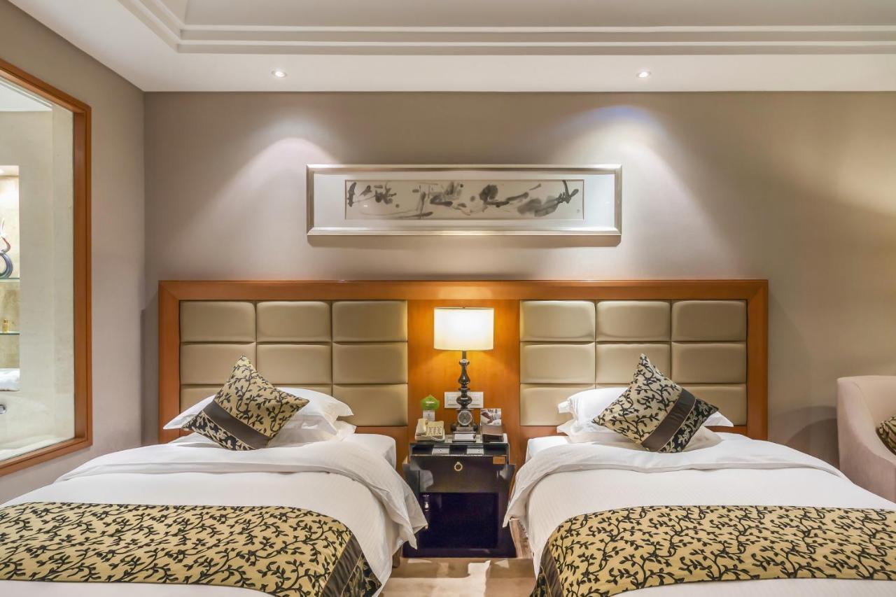 Wyndham Xinyang Downtown Hotel Exterior foto