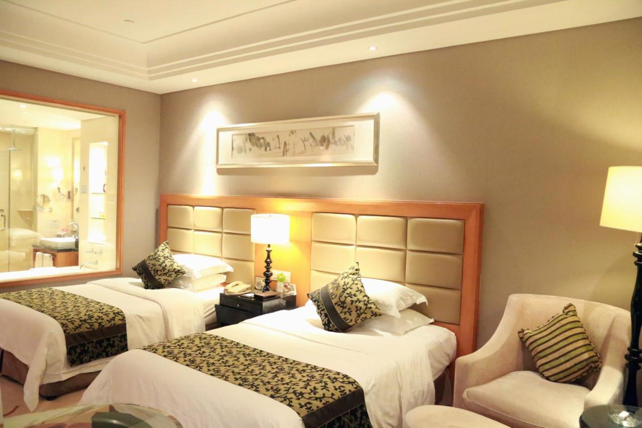 Wyndham Xinyang Downtown Hotel Exterior foto