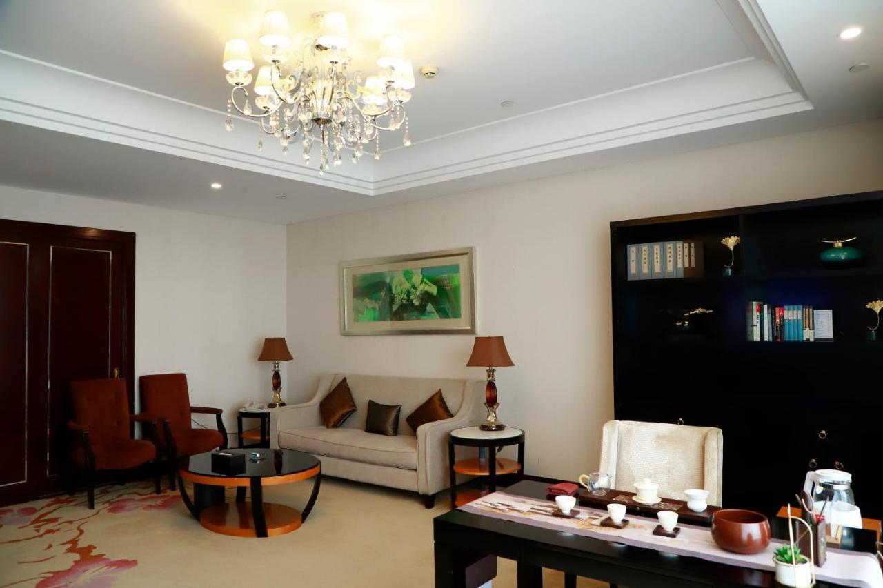 Wyndham Xinyang Downtown Hotel Exterior foto