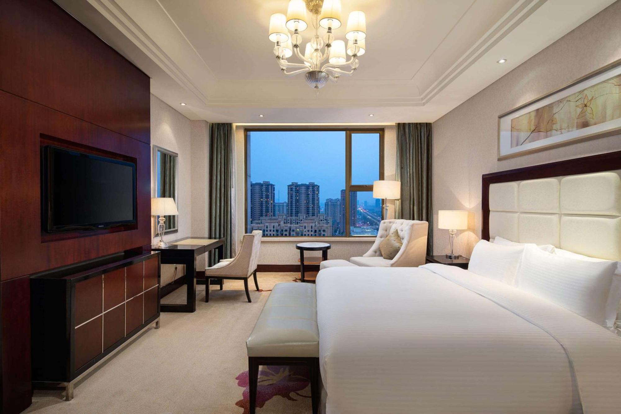 Wyndham Xinyang Downtown Hotel Exterior foto